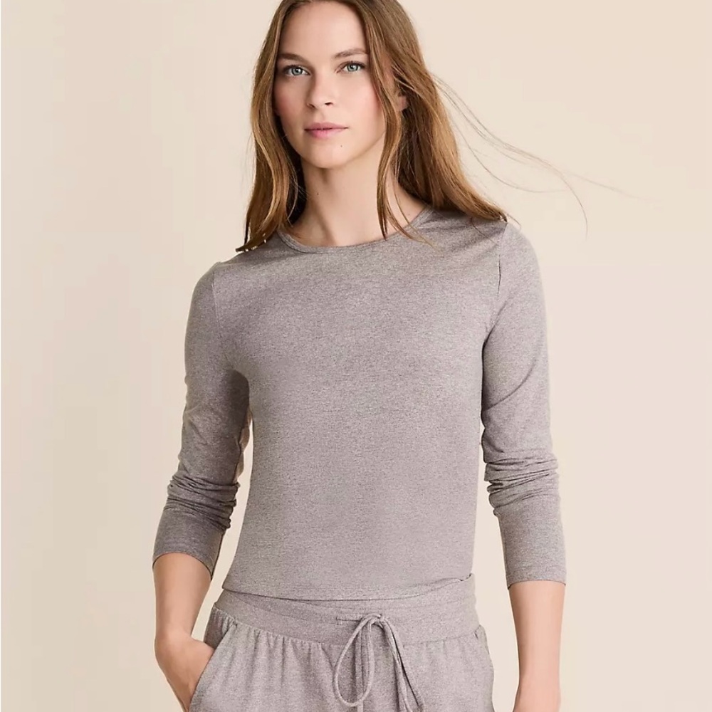NWT Lou & Grey Heathered Brushedsoft Tee